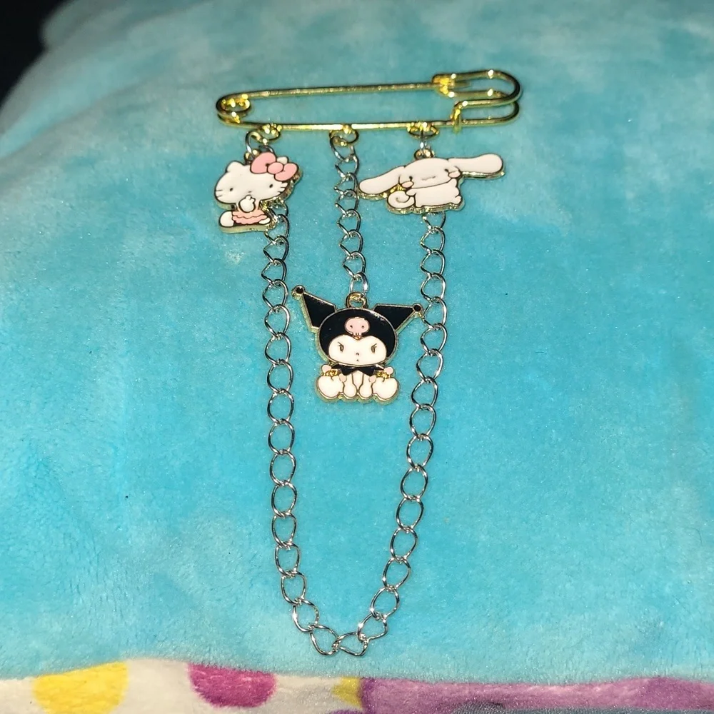 Hello Kitty Pin Brooch - Picture 4 of 6